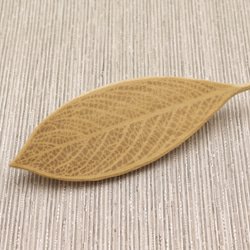 Wood Carving Leaf Brooch [Magnolia] (LBR-1) 第7張的照片