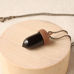 URUSHI finish Wood Carving Acorn Pendant 第4張的照片