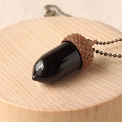 URUSHI finish Wood Carving Acorn Pendant 第1張的照片