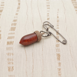 Wood Carving Acorn Brooch - Padouk & Walnut (B-7) 第9張的照片