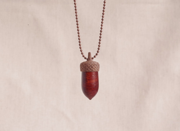 Wood Carving Acorn Pendant : Padouk & Walnut 第5張的照片