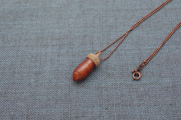 Wood Carving Acorn Pendant : Padouk & Walnut 第6張的照片