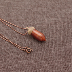 Wood Carving Acorn Pendant : Padouk & Walnut 第7張的照片