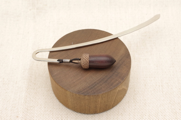 Wood Carving Acorn Pendant : Rosewood & Walnut 第4張的照片