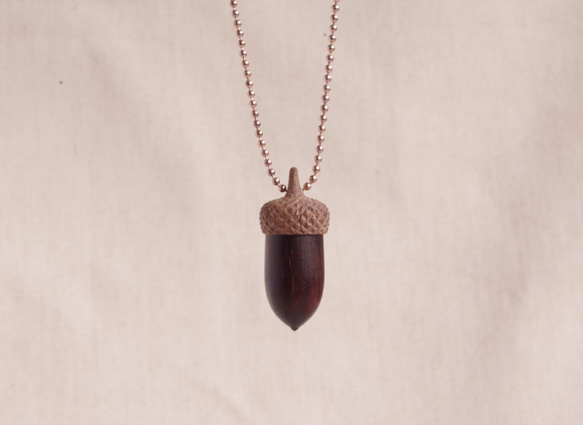 Wood Carving Acorn Pendant : Rosewood & Walnut 第5張的照片