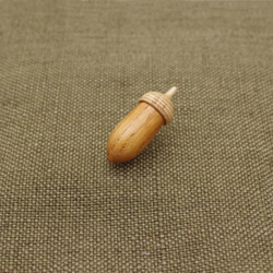 Wood Carving Acorn Lapel Pin KEYAKI & Maple : A-16_TP 第6張的照片