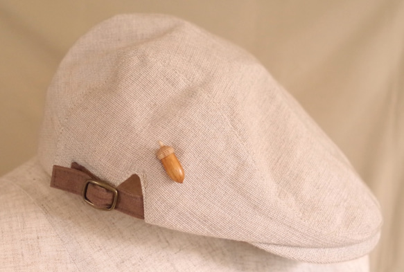 Wood Carving Acorn Lapel Pin KEYAKI & Maple : A-16_TP 第9張的照片