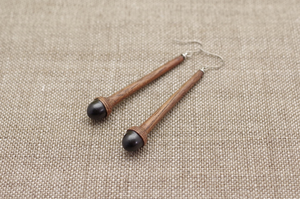 PAB-4 LONG Wooden Acorn Earring [ Ebony & Walnut] 第6張的照片