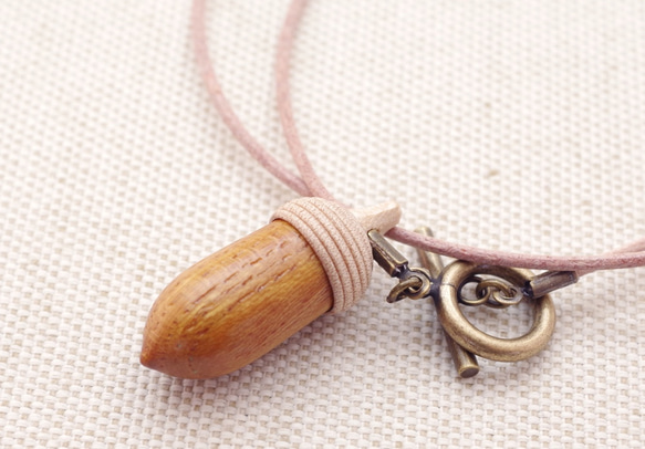 Wood Carving Acorn Bracelet : KEYAKI & Maple 第3張的照片