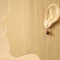 Wooden Leaf and Acorn Earrings : Walnut | Color variations 第4張的照片