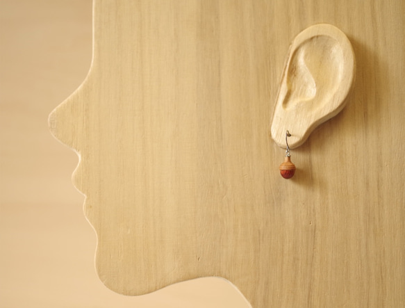 Wooden Leaf and Acorn Earrings : Oak | Color variations 第4張的照片