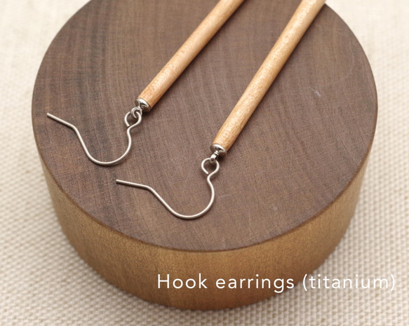 Wooden Leaf and Acorn Earrings : Oak | Color variations 第9張的照片