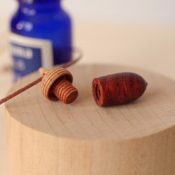 Aroma diffuser, Wood Carving Acorn: Padouk & Cherrywood 第1張的照片