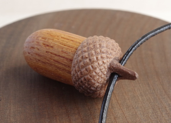 Aroma diffuser, Wood Carving Acorn: KEYAKI & Walnut 第3張的照片