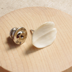 Antler Carving Petal - Lapel Pin 第2張的照片