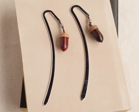 A Paired Set of Wooden Acorn Bookmarks | Best for gift! 第3張的照片