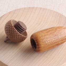 A Paired Set of Openable Wooden Acorns, L/S, KEYAKI & Walnut 第4張的照片