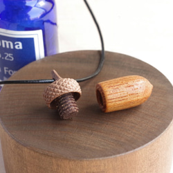 A Paired Set of Openable Wooden Acorns, L/S, KEYAKI & Walnut 第5張的照片