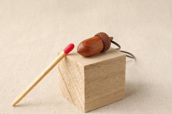 Wood Carving Acorn NETSUKE : KEYAKI & Walnut 第4張的照片