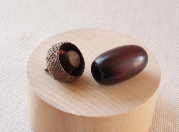 Acorns in Japan: MIZUNARA (aroma pendant) made-to-order 第3張的照片