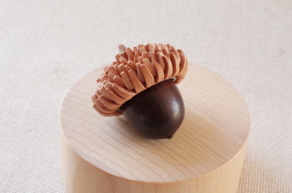 Acorns in Japan: KUNUGI (aroma pendant) made-to-order 第1張的照片