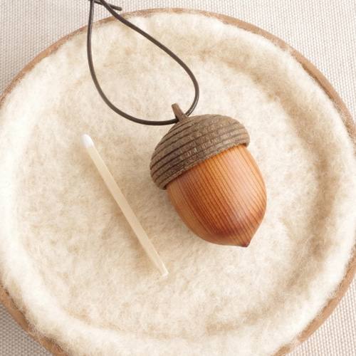 日本のどんぐりシリーズ オキナワウラジロガシの木彫アロマ