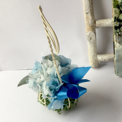 ギフトに爽やかなブルーのアジサイ 音符の花かご 3枚目の画像