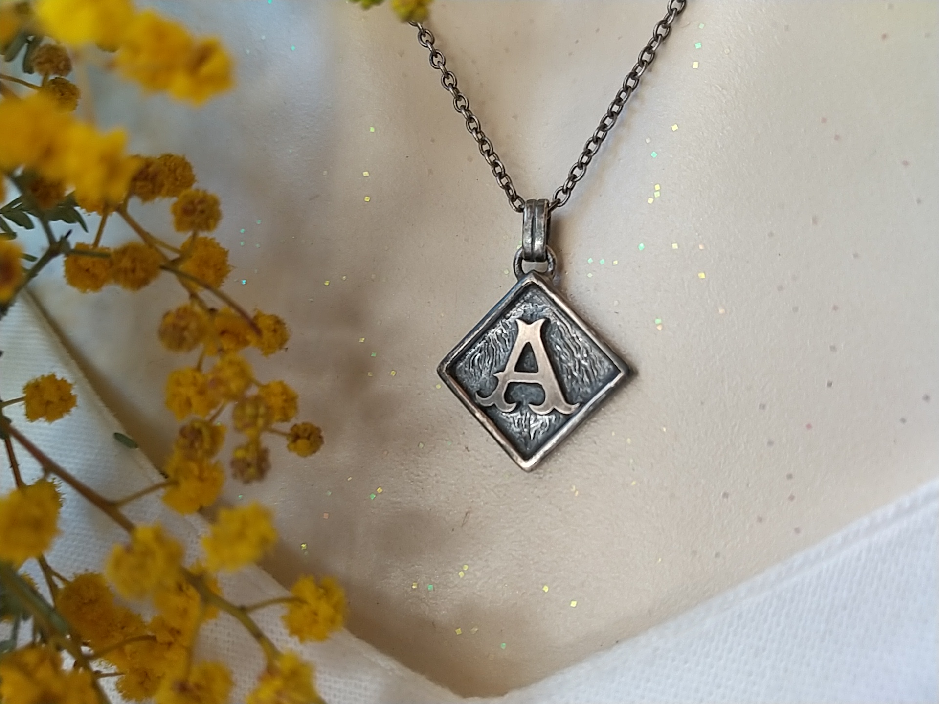 【送料無料】手彫り・アンティーク傷加工コインイニシャル『A』silver950 一点ものシルバー04