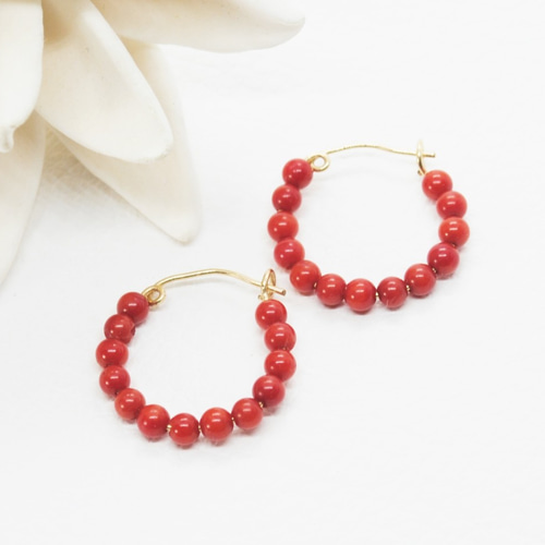 つぶつぶ赤珊瑚（染）のフープピアス ピアス（フープ） ラフェンテ  