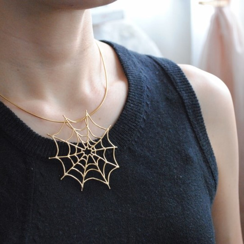 ゴールドスパイダーウェッブペンダント（蜘蛛の巣） ネックレス