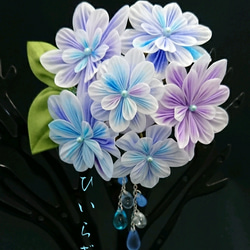 紫陽花「万華鏡」のブローチ 1枚目の画像