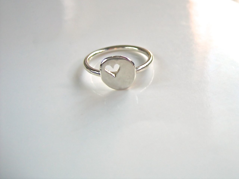 （再販）純銀のプレート・ハートの小窓・ring
