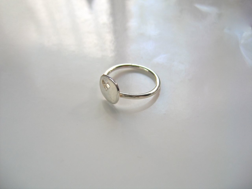 （再販）純銀のプレート・ハートの小窓・ring