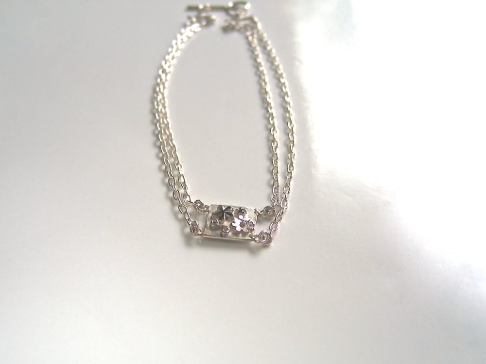 花のプレート・ブレスレット