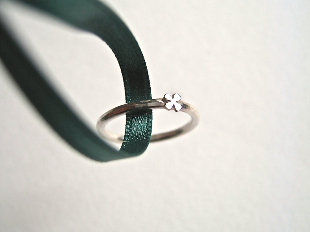 (再販) / ピンキーring ・四葉