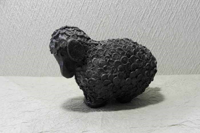 ヒツジの置物　黒