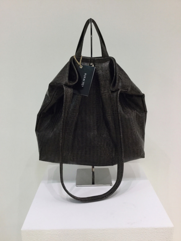 現行品【chi.wata チワタ】巾着 バッグ　ブラック ショルダー トート 現行品【chi.wata チワタ】巾着 バッグ ブラック ショルダー トート