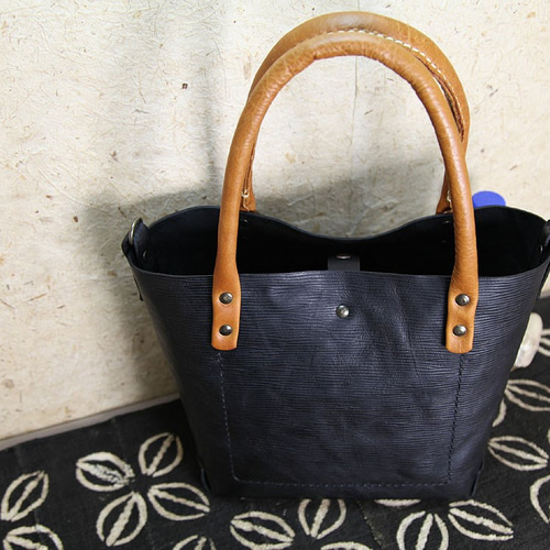 総手縫い】エピ柄型押し 肉厚ヌメ革 ミニ トートバッグ 黒