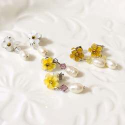 淡水パールと小花のピアス [ホワイト] 天然石 スワロフスキー  【cp-013】 4枚目の画像