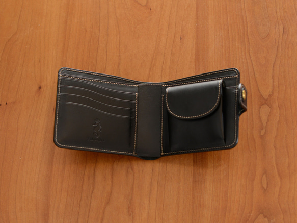 意大利製造的皮革雙折錢包/黑色，適合臀部Nove的免費送貨 第2張的照片