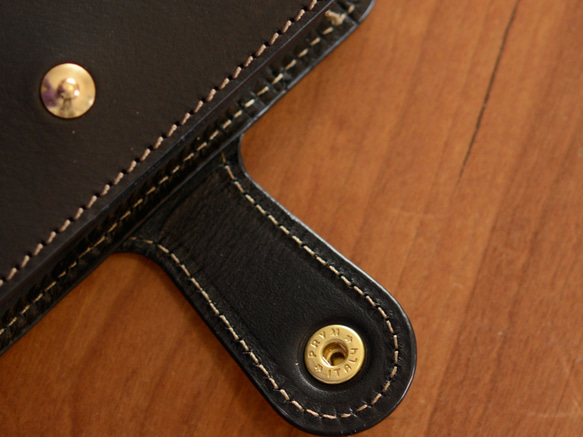 意大利製造的皮革雙折錢包/黑色，適合臀部Nove的免費送貨 第5張的照片