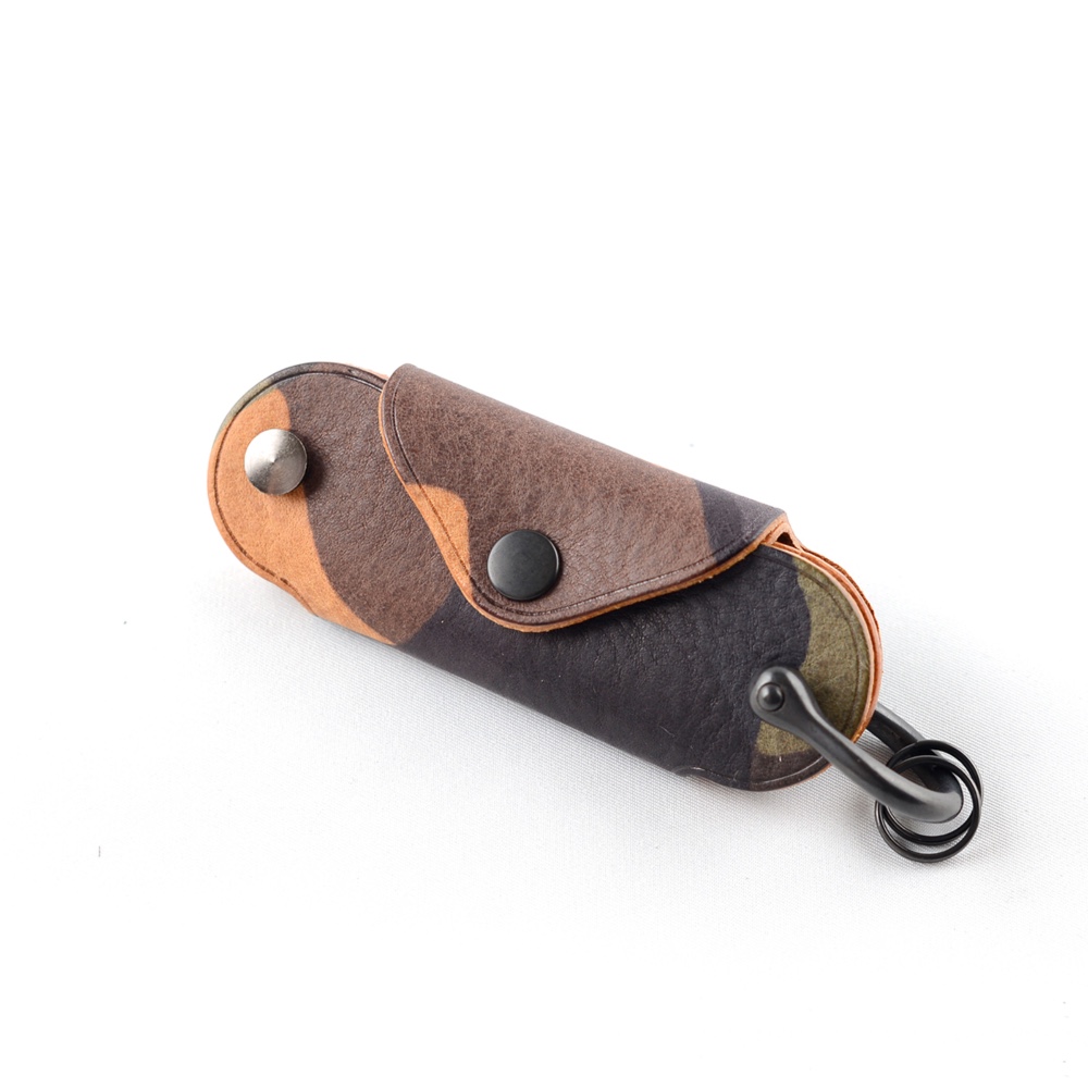 コイン5枚収納キーケース キーホルダー イタリア製本革 真鍮金具 迷彩柄 アーミー お出かけ お散歩 プレゼントに