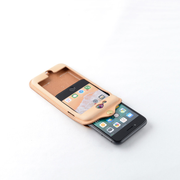 ベルギー製総革 iPhone7/8plus用カバー カードケース付き/ナチュラルヌメ iP-078P 6枚目の画像