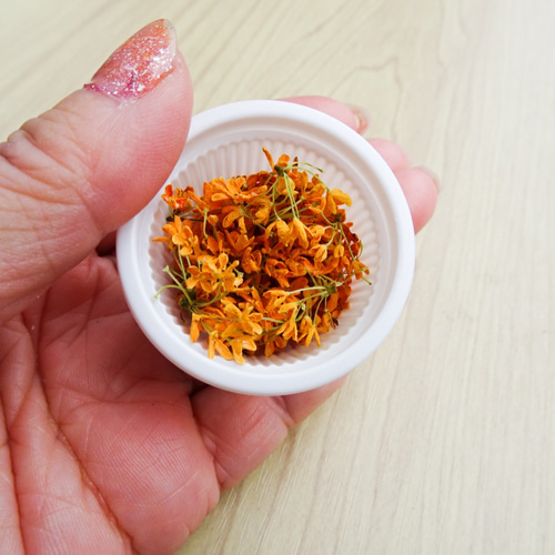 キンモクセイ　ドライフラワー（2025年収穫） キンモクセイドライフラワー24（茎なし・2025年収穫） - メルカリ