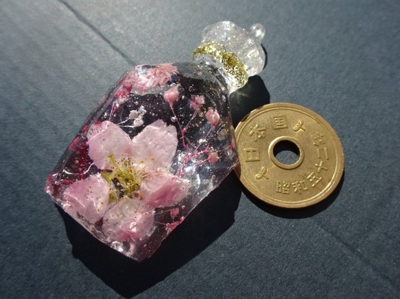 本物桜入り　バッグチャーム　キーホルダー 3枚目の画像