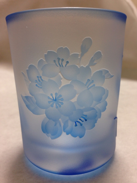 桜のグラス(青色) 『割引きキャンペーン中8500円→6000円』 2枚目の画像