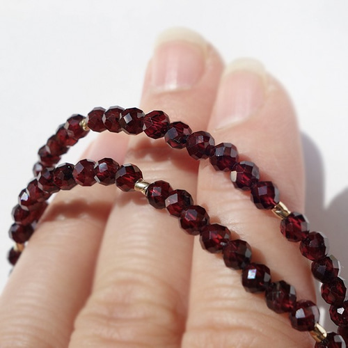 Garnet／濃い赤バラのような モザンビーク産ガーネット（カット