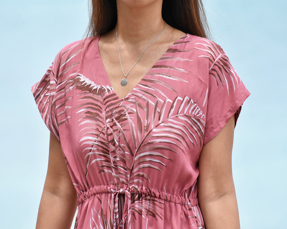 棕櫚葉圖案褶邊連衣裙成人暗粉色 第2張的照片