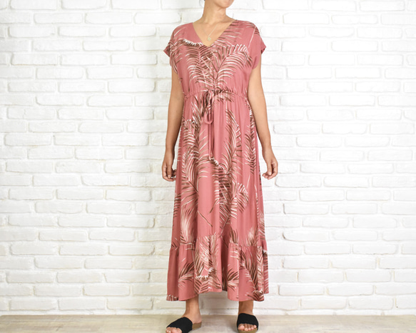 棕櫚葉圖案褶邊連衣裙成人暗粉色 第7張的照片