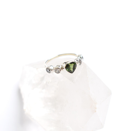 再再再販ハンドメイドアンダラクリスタルフリーサイズリングK16GP